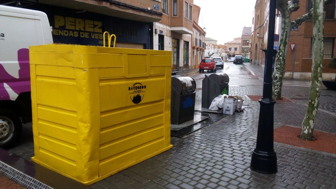 En la Plaza del Pan se ha sumado un contenedor de envases a los ya existentes