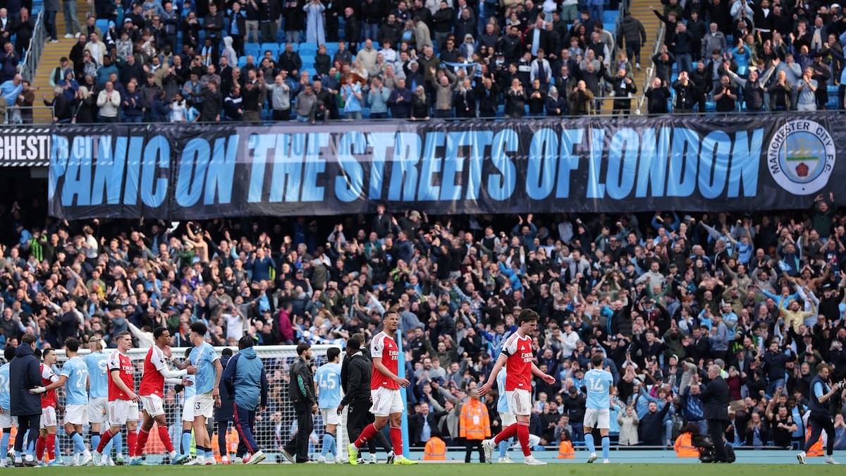 "Panic on the streets of London": El Manchester City vence al Arsenal y depende de sí mismo para ganar la Premier League