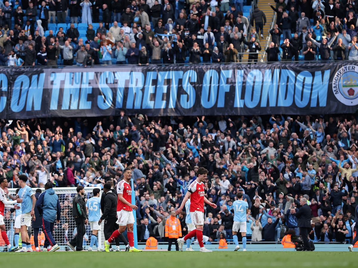 "Panic on the streets of London": El Manchester City vence al Arsenal y depende de sí mismo para ganar la Premier League