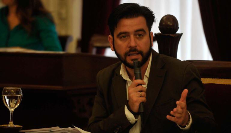 Francisco González durante una intervención en el pleno