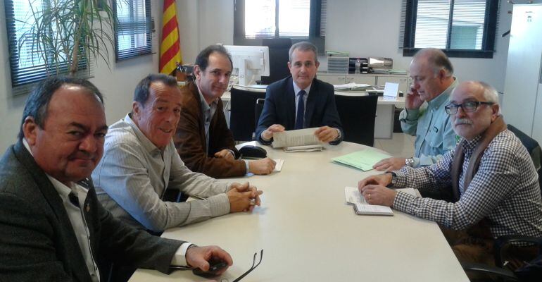 Jaume Fabà, director del Dep Agricultura, a Lleida, al centre, amb Llorens Ricou, Gabriel Pena, Ricard Casanovas, i, Pau Cabré