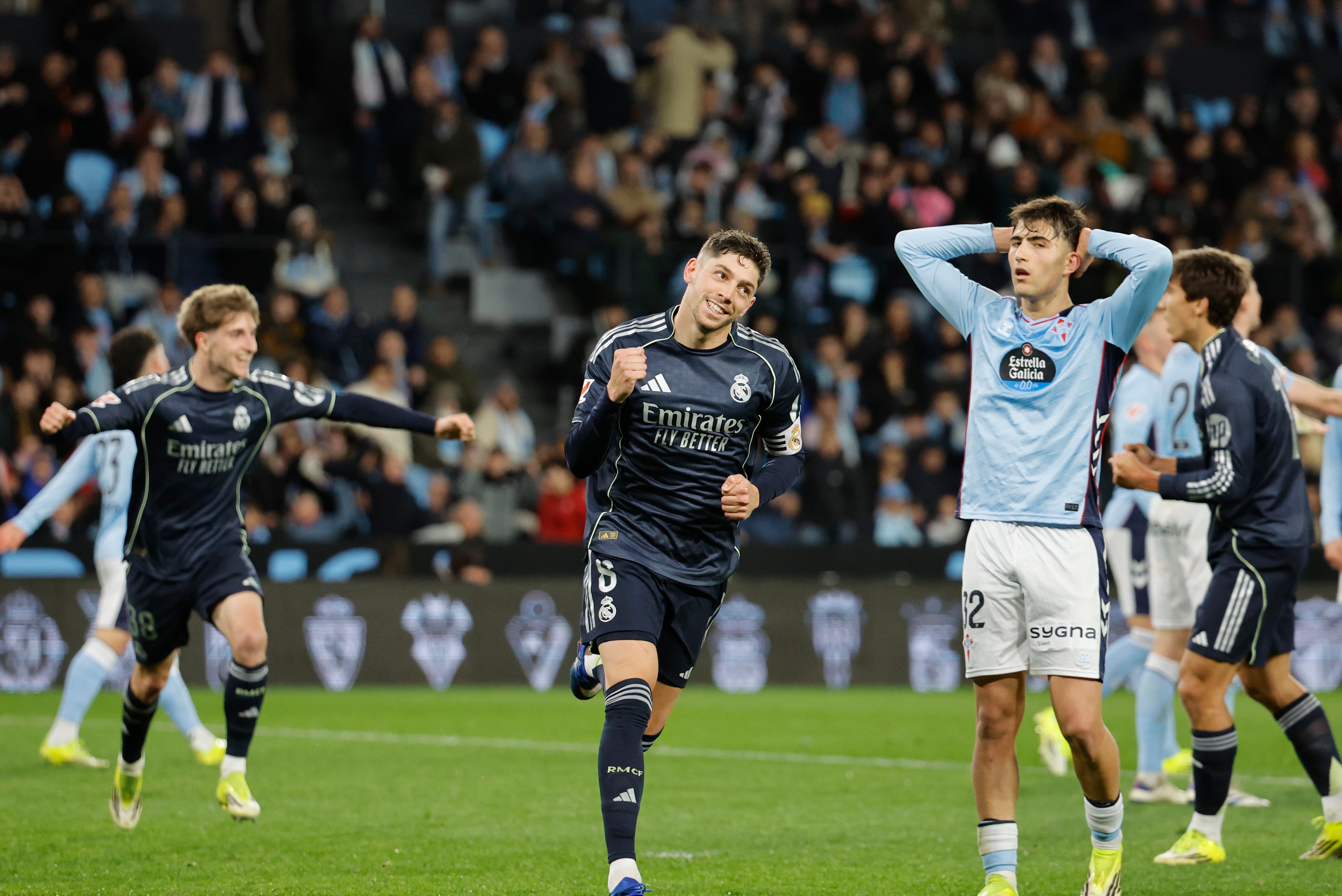 VIGO (PONTEVEDRA), 06/03/2026.- El centrocampista del Real Madrid Federico Valverde celebra su gol, segundo del equipo blanco, durante el partido de la jornada 27 de LaLiga que Celta de Vigo y Real Madrid disputan este viernes en el estadio de Balaídos, en Vigo. EFE/ Lavandeira Jr