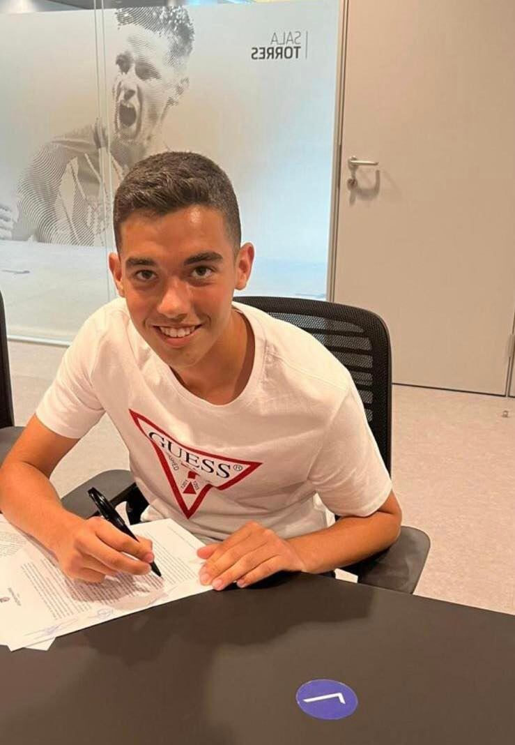 Álvaro Miralles ya ha firmado su contrato con el Atlético de Madrid