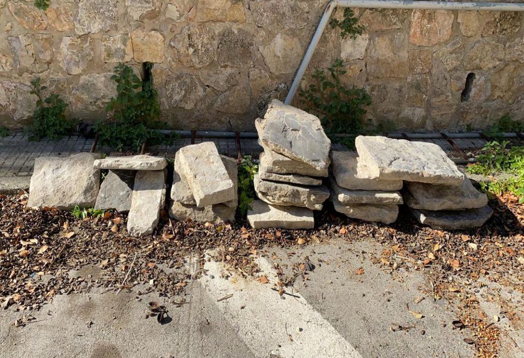 Parte de las losas sustraídas