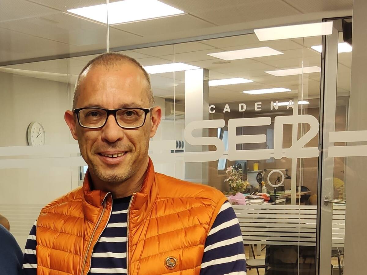 Carlos Fernández, hasta la fecha concejal de deportes y responsable del área en la lista del PP repasa su ideario en El Banquillo