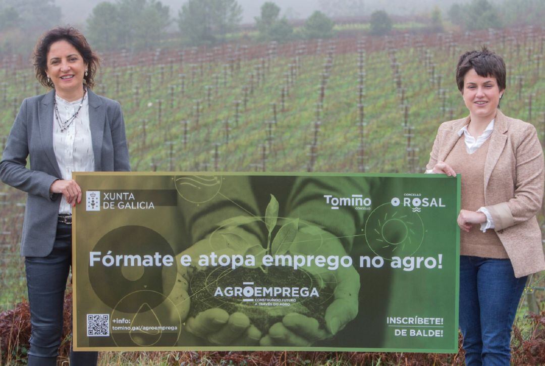 La alcaldesas de Tomiño y O Rosal, Sandra González y Ánxela Fernández, respectivamente, presentando el programa de empleo en el rural. 