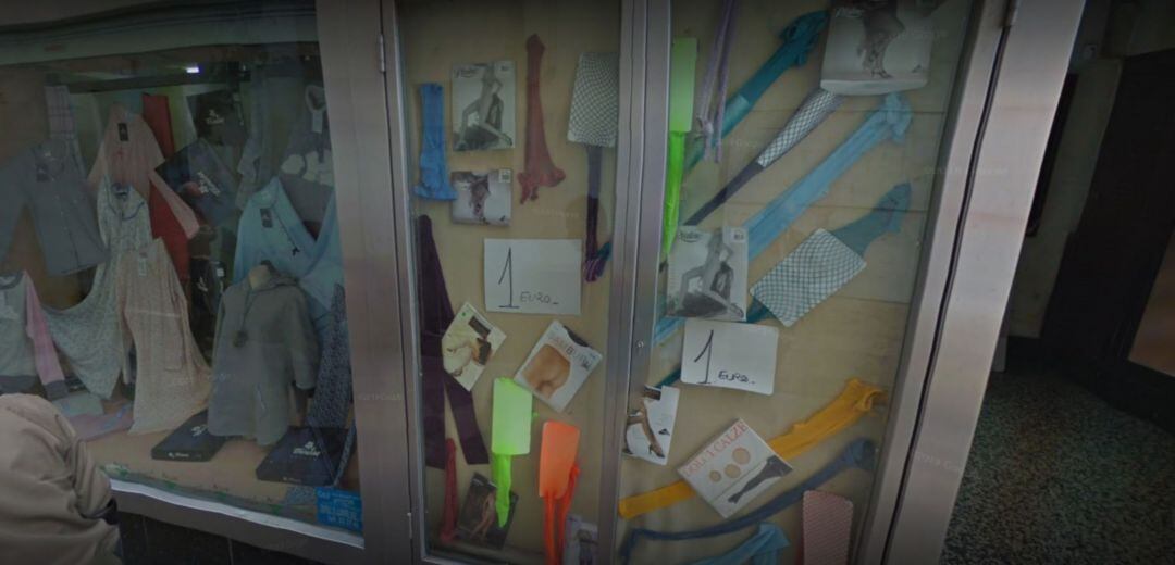 Escaparate de 'Medias Mario'