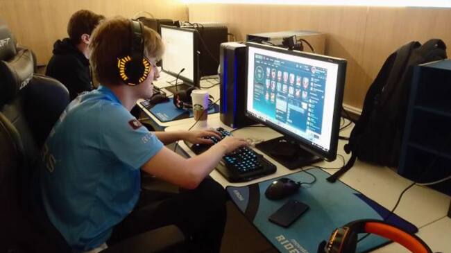 Dentro de la Movistar Riders Academy