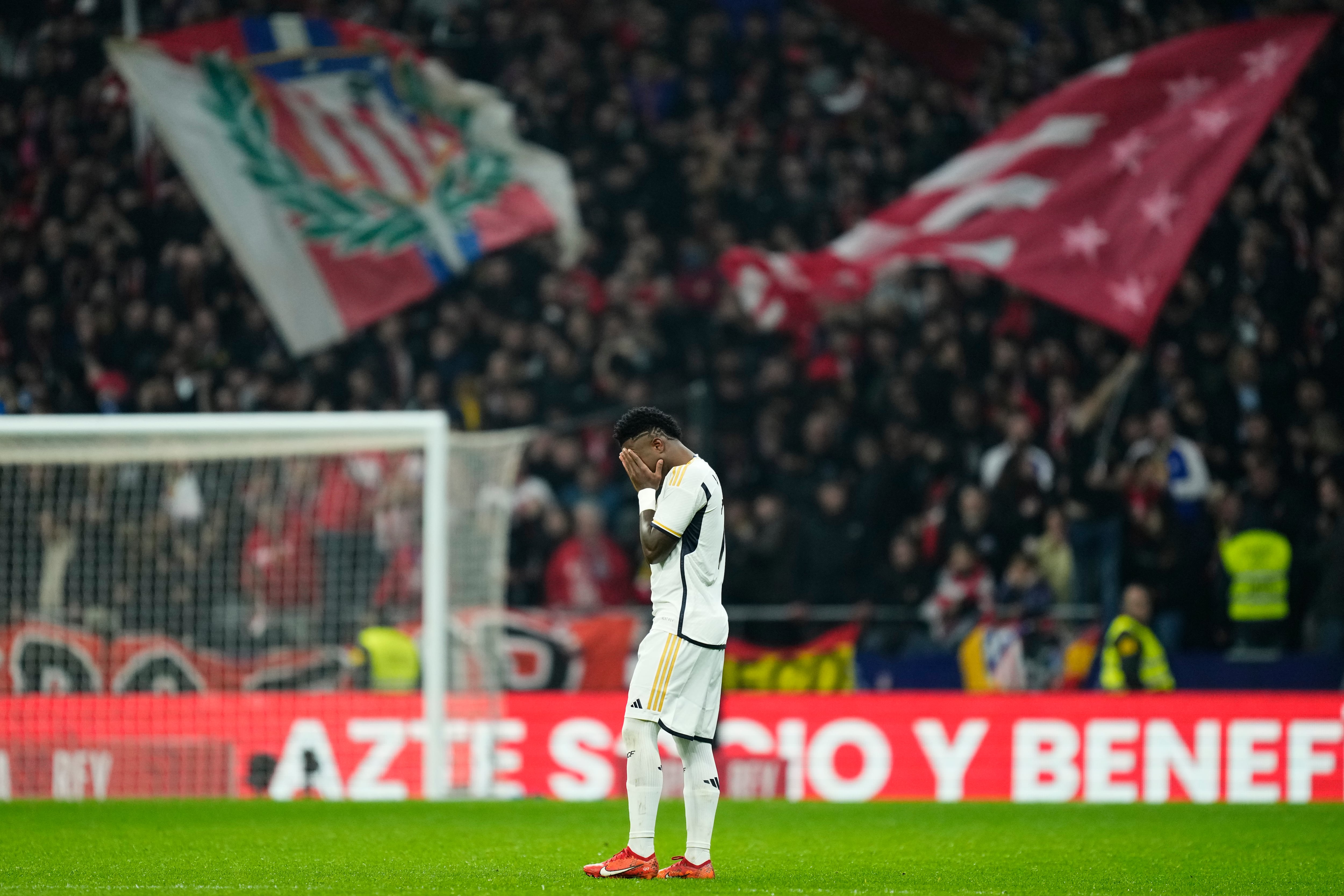 Vinicius Júnior, durante un derbi madrileño celebrado la temporada pasada en el Metropolitano