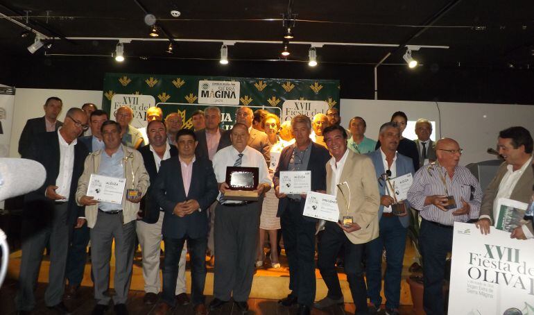 Foto de familia con los premiados