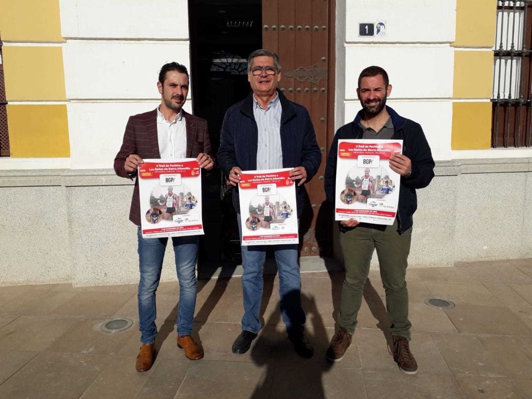 El alcalde de Pechina en la puesta de largo de la carrera.