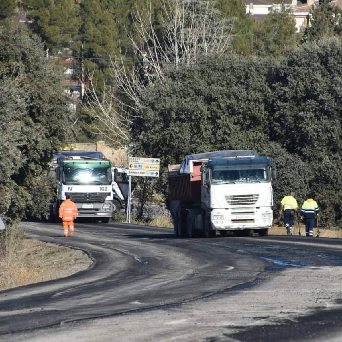 Carreteras mejora el tramo entre la rotonda del Hospital y el Colegio San Vicente de Paúl