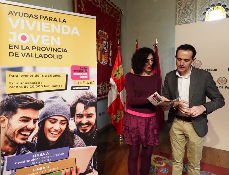 El diputado, Conrado Iscar, durante la presentación de las ayudas