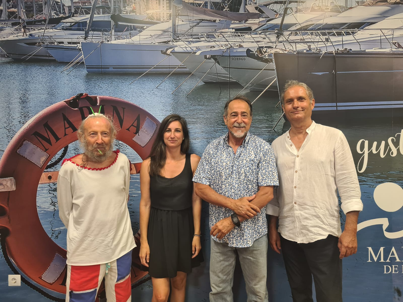 Los artistas Toni Marí, Luis Francisco Esplá y Juan García Ripollés con la subdirectora de Marina Dénia, Lida Martínez.