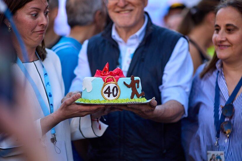 La milla cumplía 40 años y tuvo hasta tarta
