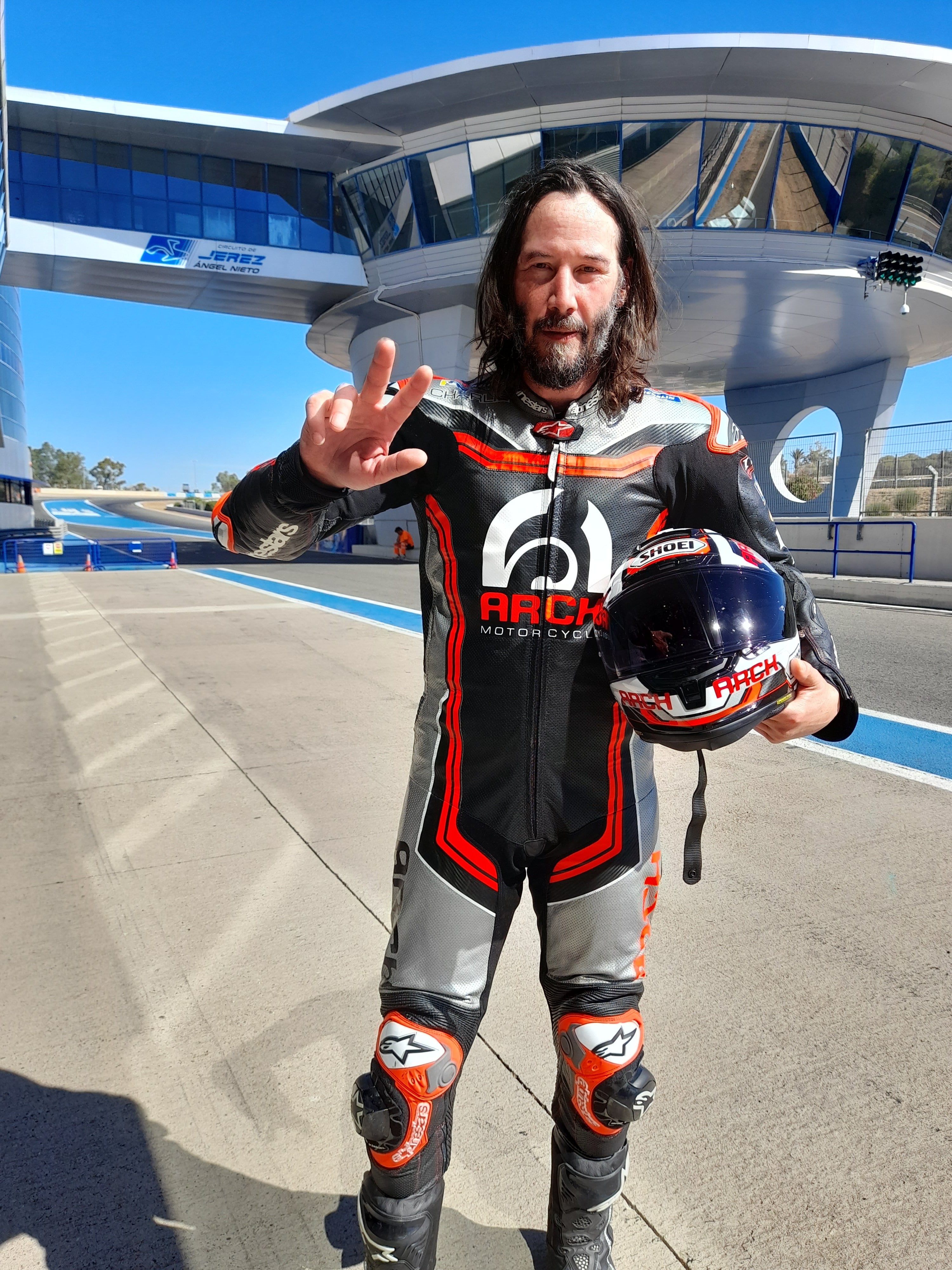 Keanu Reeves de visita en el Circuito de Jerez