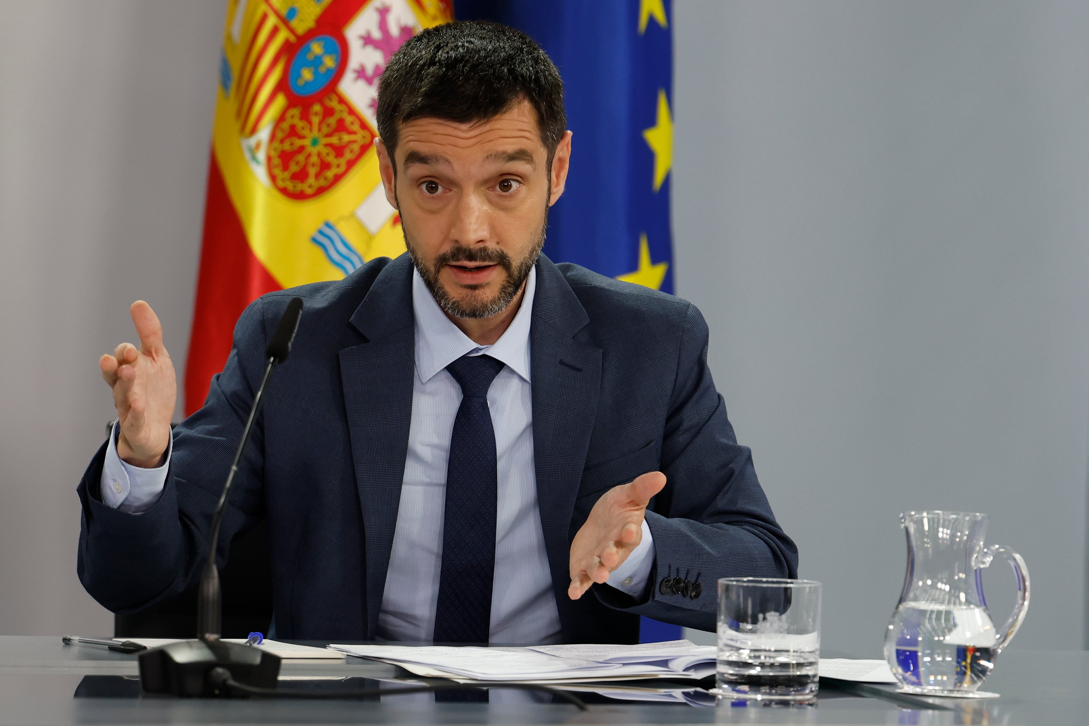 El ministro de Derechos Sociales, Consumo y Agenda 2030, Pablo Bustinduy durante la rueda de prensa tras el Consejo de Ministros.