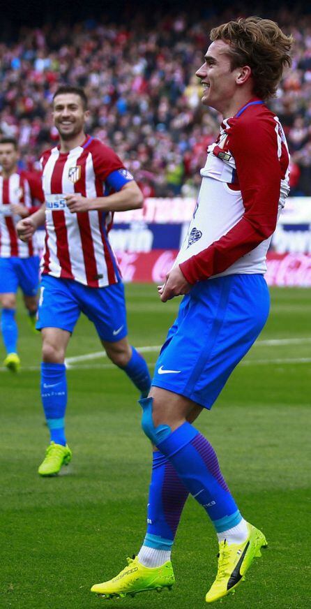 Antoine Griezmann dedica su gol.