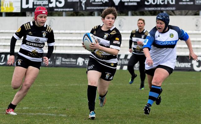 La segoviana Celia Mesonero, del CD APADEFIM, en un momento de un partido de rugby