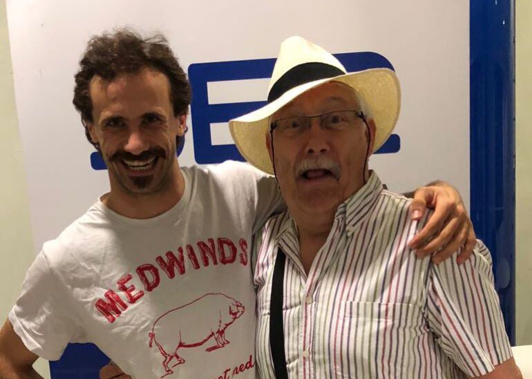 Oriol Pla i Jordi Banacolocha, als estudis de Ràdio Barcelona.