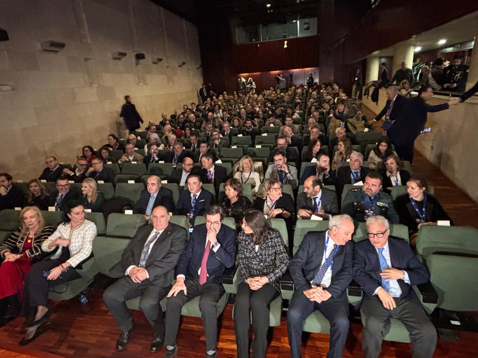 Asistentes al Congreso, en el salón de actos de la DPH