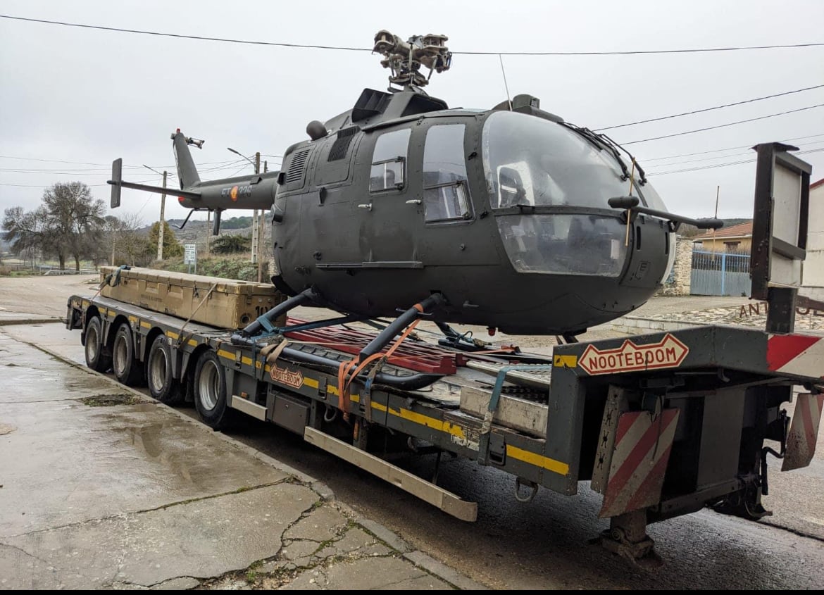 Llegada del helicóptero militar a Antigüedad (Palencia)