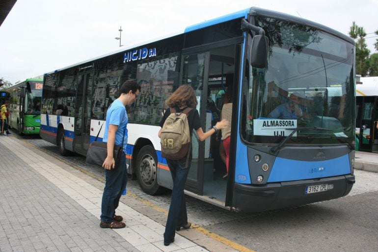 2.250 personas de Castellón sin empleo utilizan el bono de transporte con precios raducidos