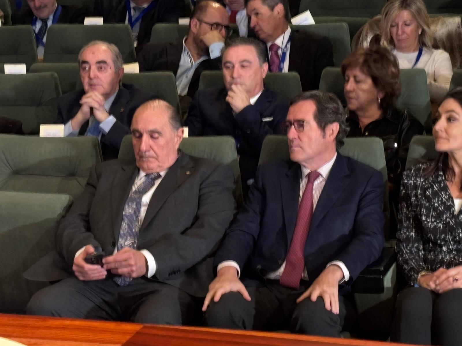 Antonio Garamendi, presidente de CEOE, junto a José Fernando Luna, presidente de CEOE-CEPYME Huesca