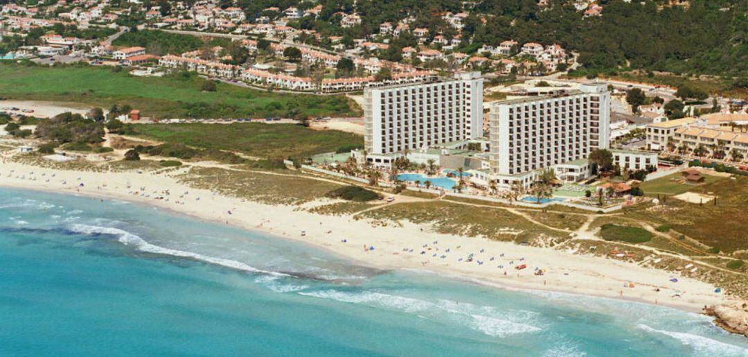 Els hotels Milanos y Pinguinos treballen per una remodelació i ampliació que podria arribar per la llei del Parlament.