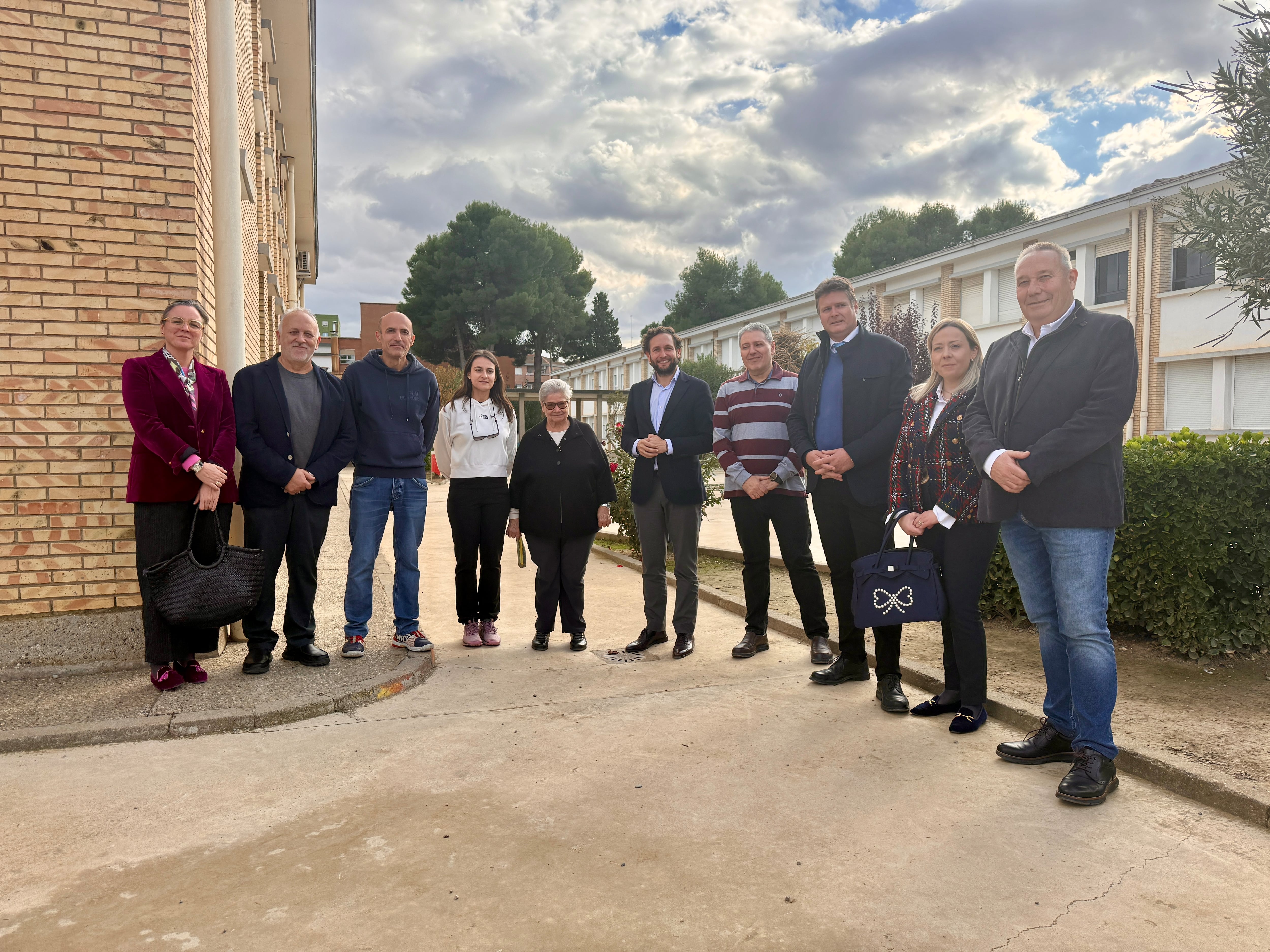 Isaac Claver, los diputados Javier Catalán y María José Vicente, José Ignacio Gramún, Javier Ferrer, María José Barrafón