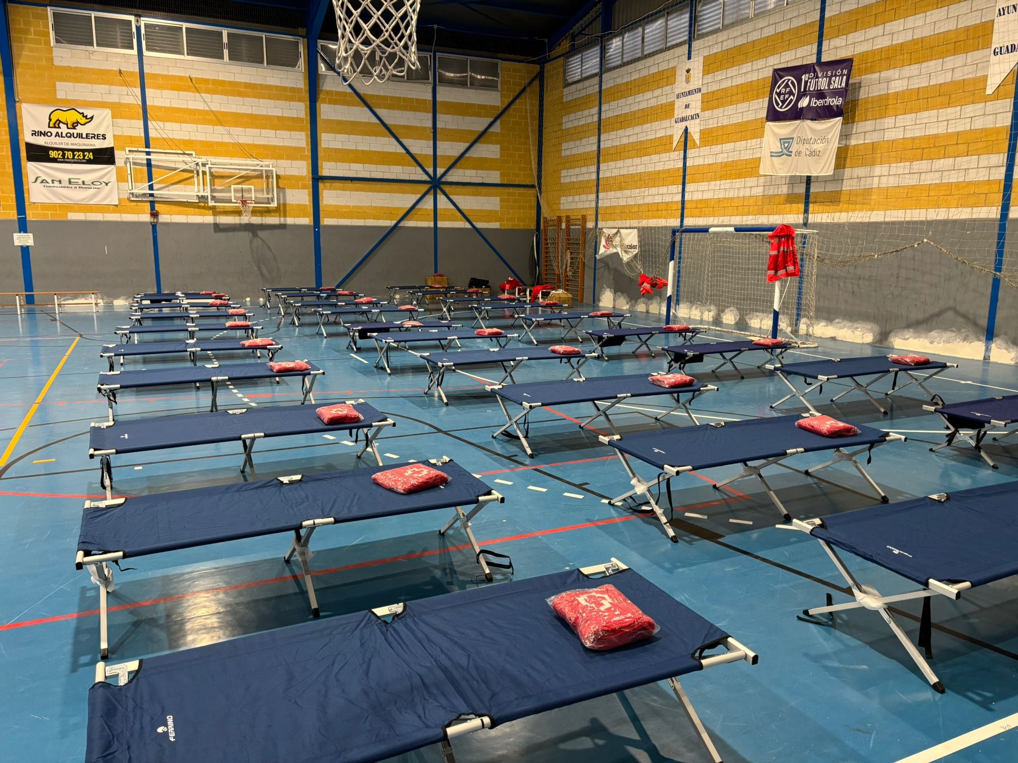 Cruz Roja ha habilitado el pabellón polideportivo Jerónimo Osorio García en la pedanía de Guadalcacin