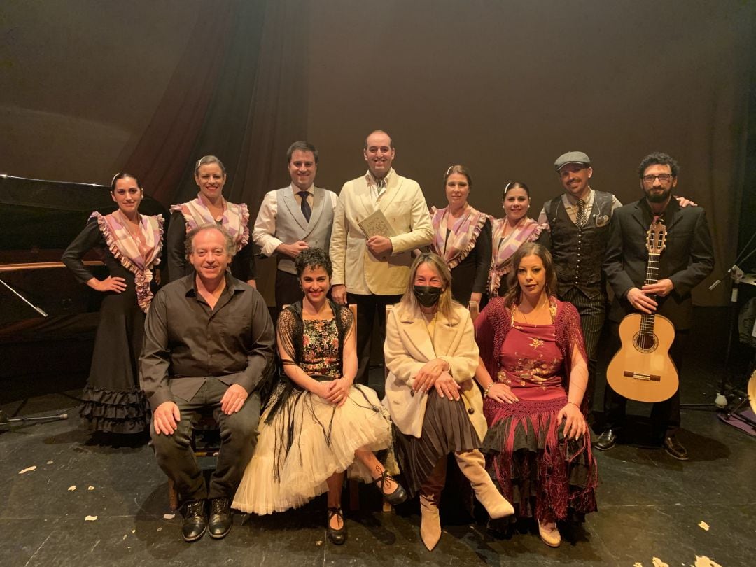 Foto de familia de los protagonistas de &#039;Lorca, poeta flamenco&#039;