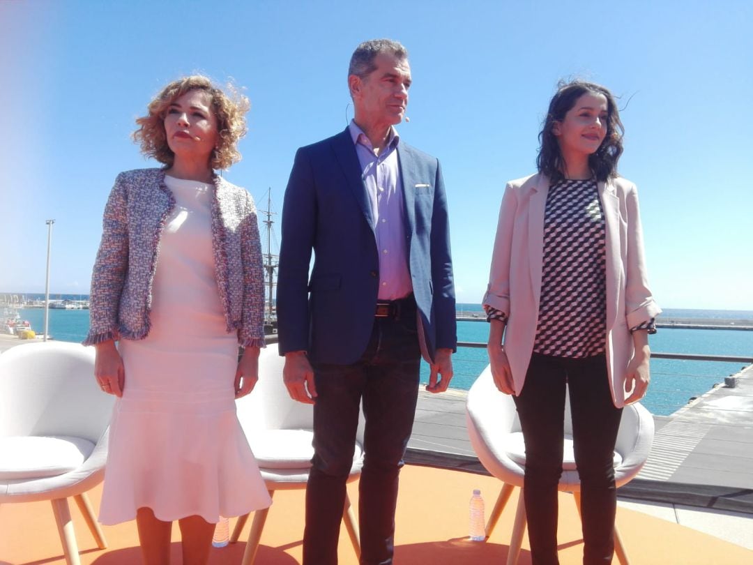 Marta Martín (i),Toni Cantó (c) e Inés Arrimadas (d), candidatos de Ciudadanos al Congreso por Alicante, a la presidencia de la Generalitat y al Congreso por Barcelona, respectivamente.