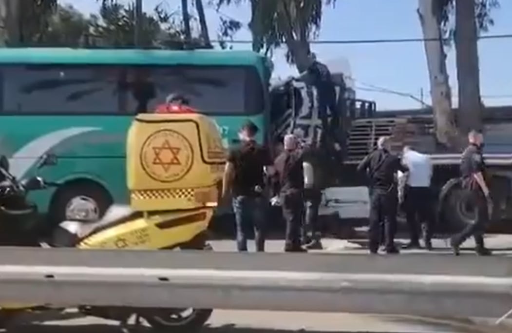 Una decena de heridos tras ser atropellados por un camión en Tel Aviv.