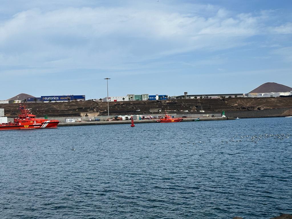 Carpas en Puerto Naos, Arrecife, para acoger migrantes