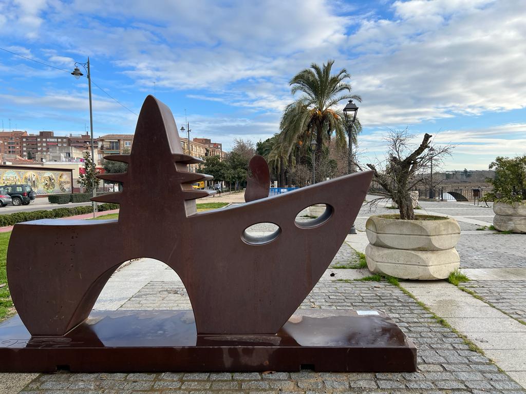 La exposición al aire libre ‘Esculturas Monumentales’ de Juan Méjica estará en Talavera hasta mayo.