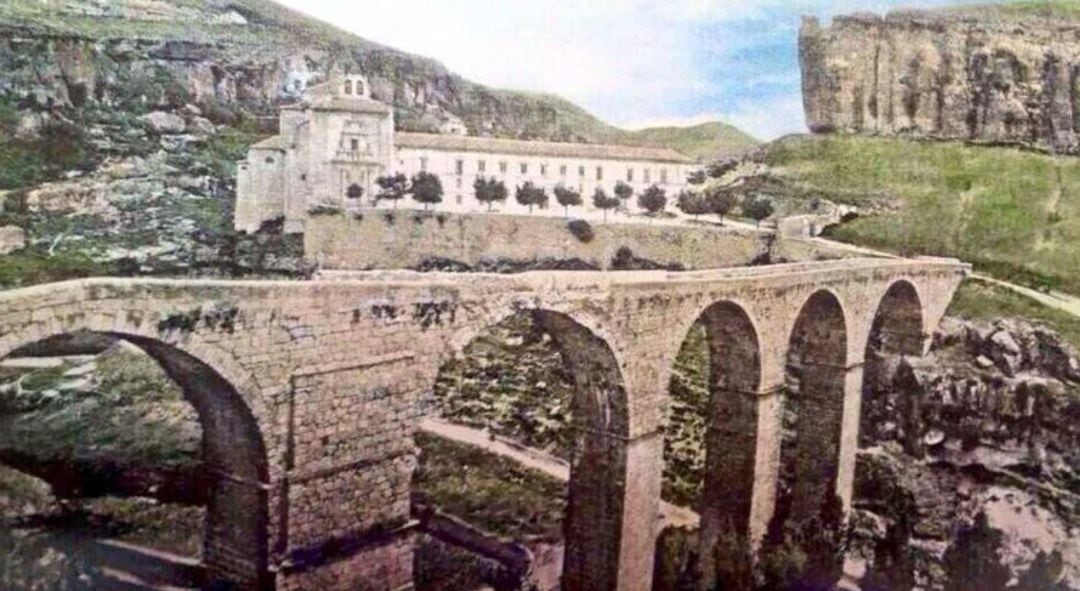 Antiguo puente de San Pablo de Cuenca, construido en piedra y que se demolió por ruina a finales del siglo XIX.