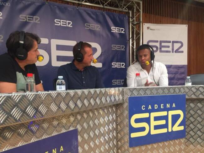 Julio Baptista, junto a Raúl Ruiz y Manu Carreño.