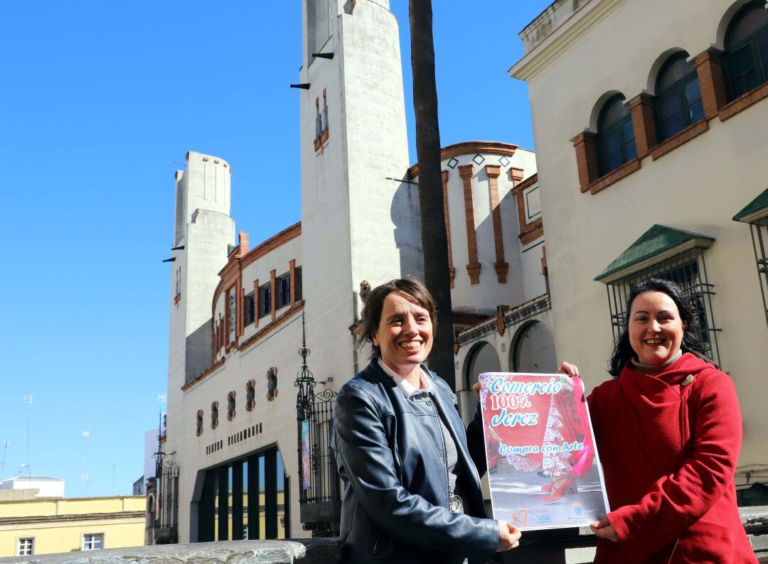 Laura Álvarez junto a Nela García de Acoje