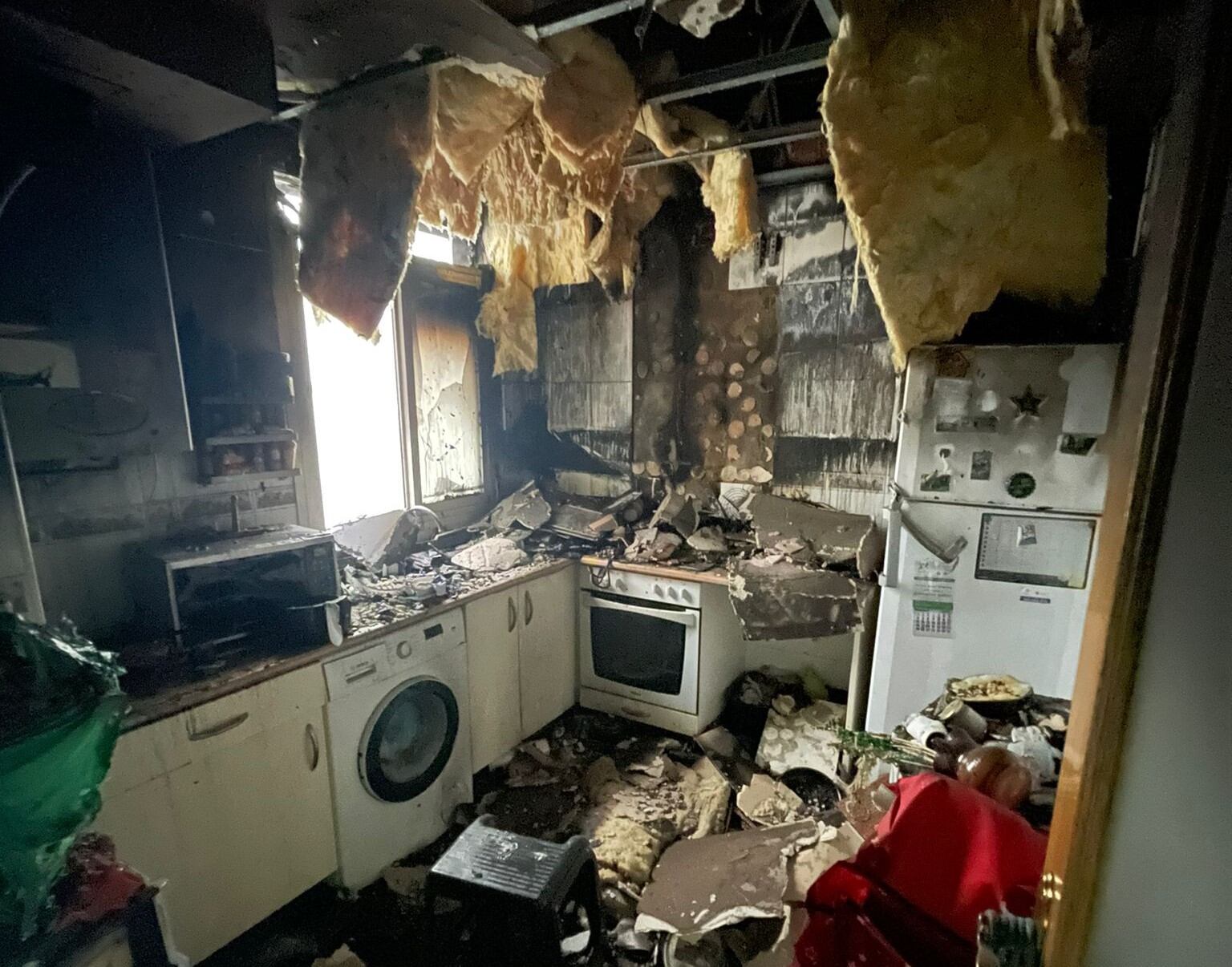 Estado de la cocina del inmueble tras el incendio