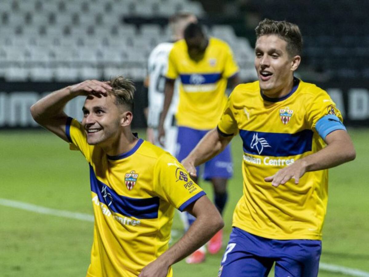 El resurgir del Almería llega por las bandas