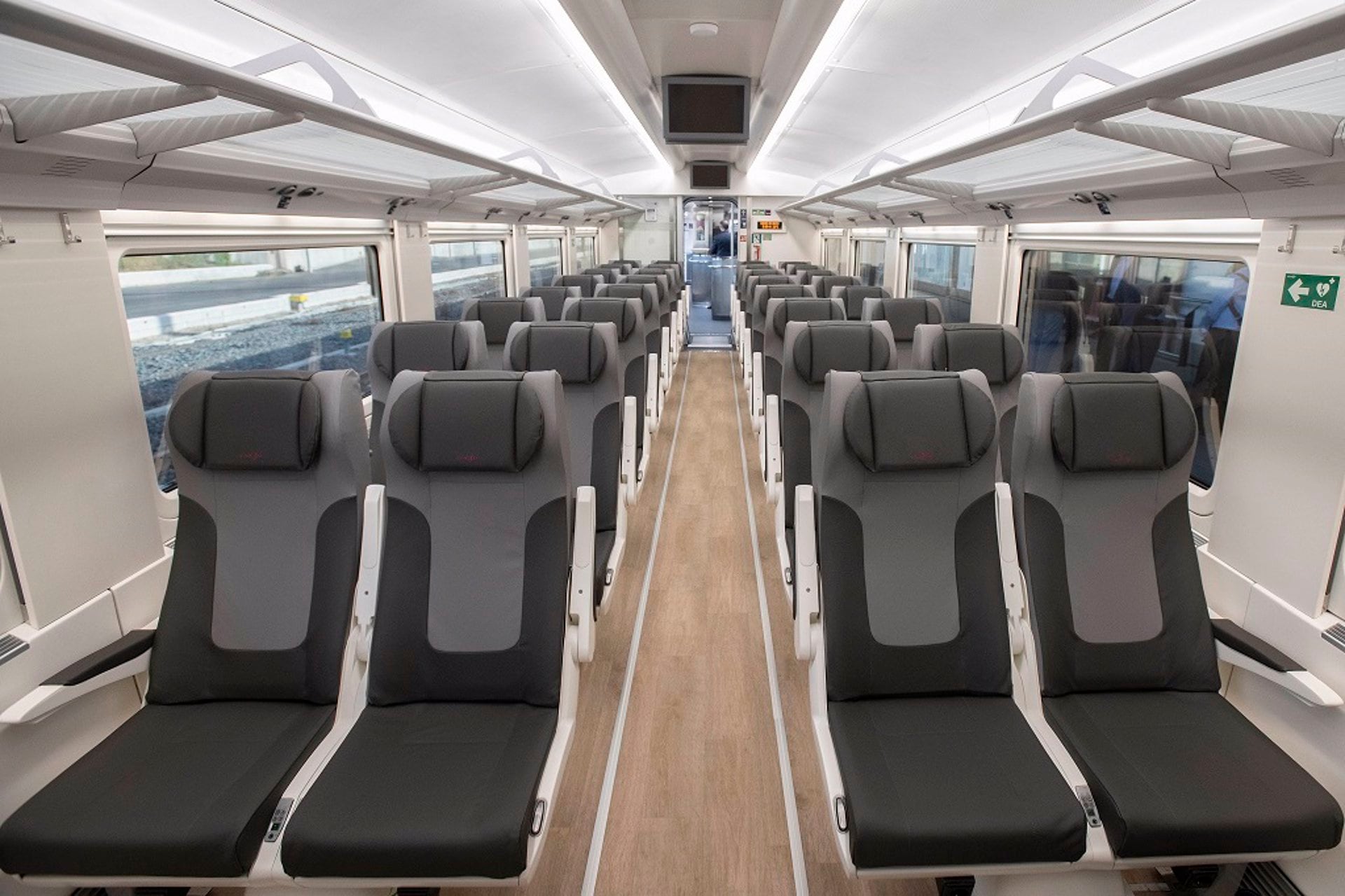 Interior de un tren Alvia serie 130 tras la remodelación