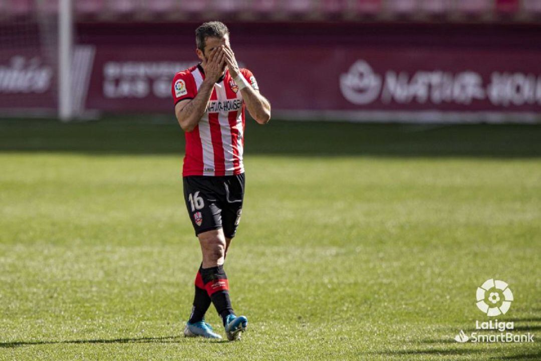 Iñaki se lamenta al final del partido ante 