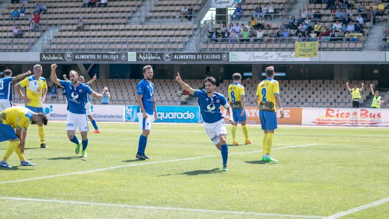 Barba celebrando el primer gol del equipo xerecista