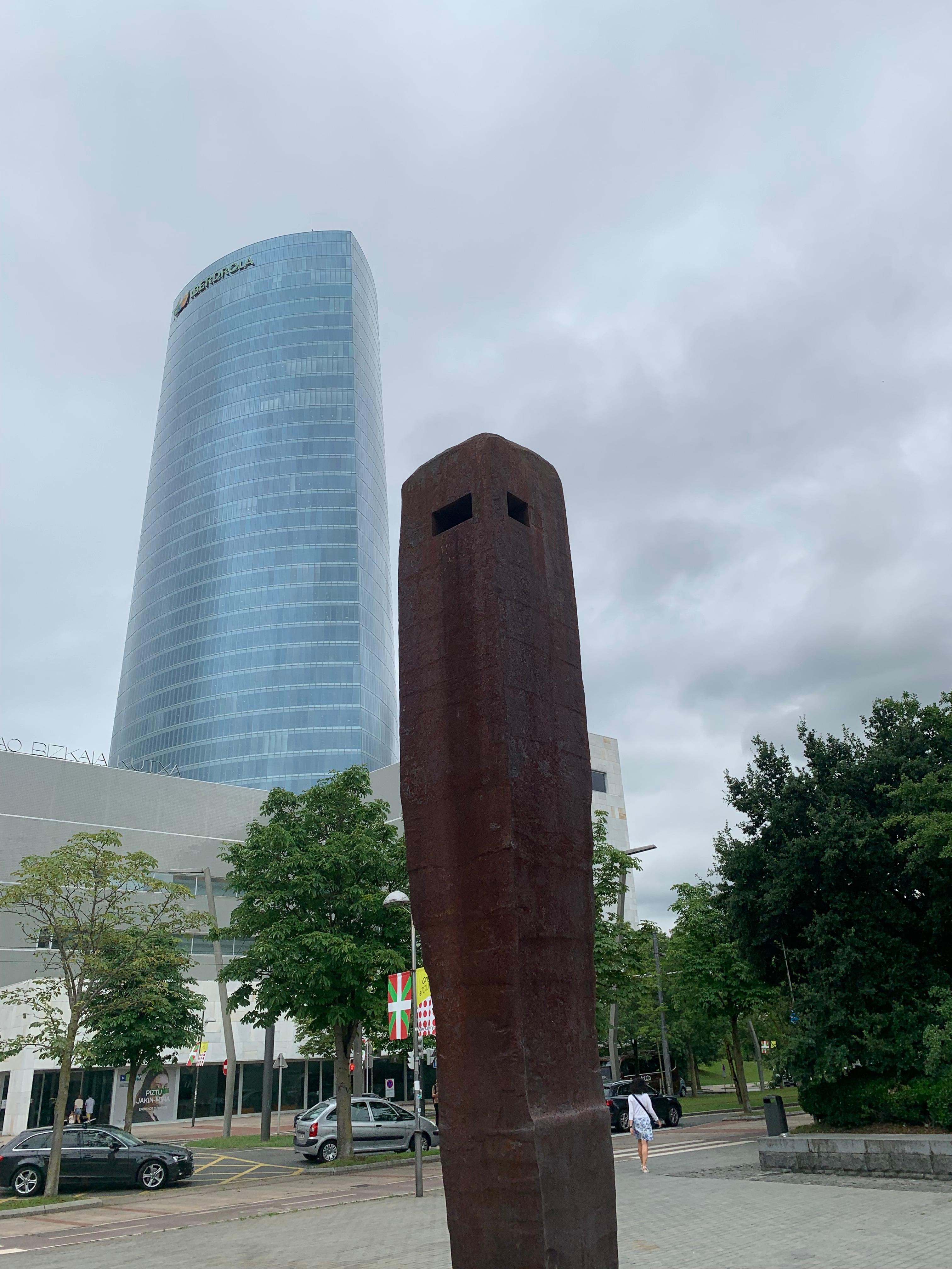 Escultura Begirari IV de Eduardo Chillida