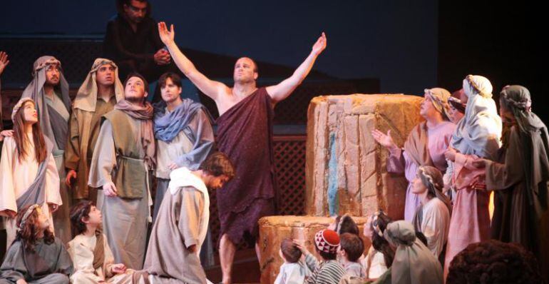 Instant de la representació de l'any passat de La Passió al Teatre Fortuny.