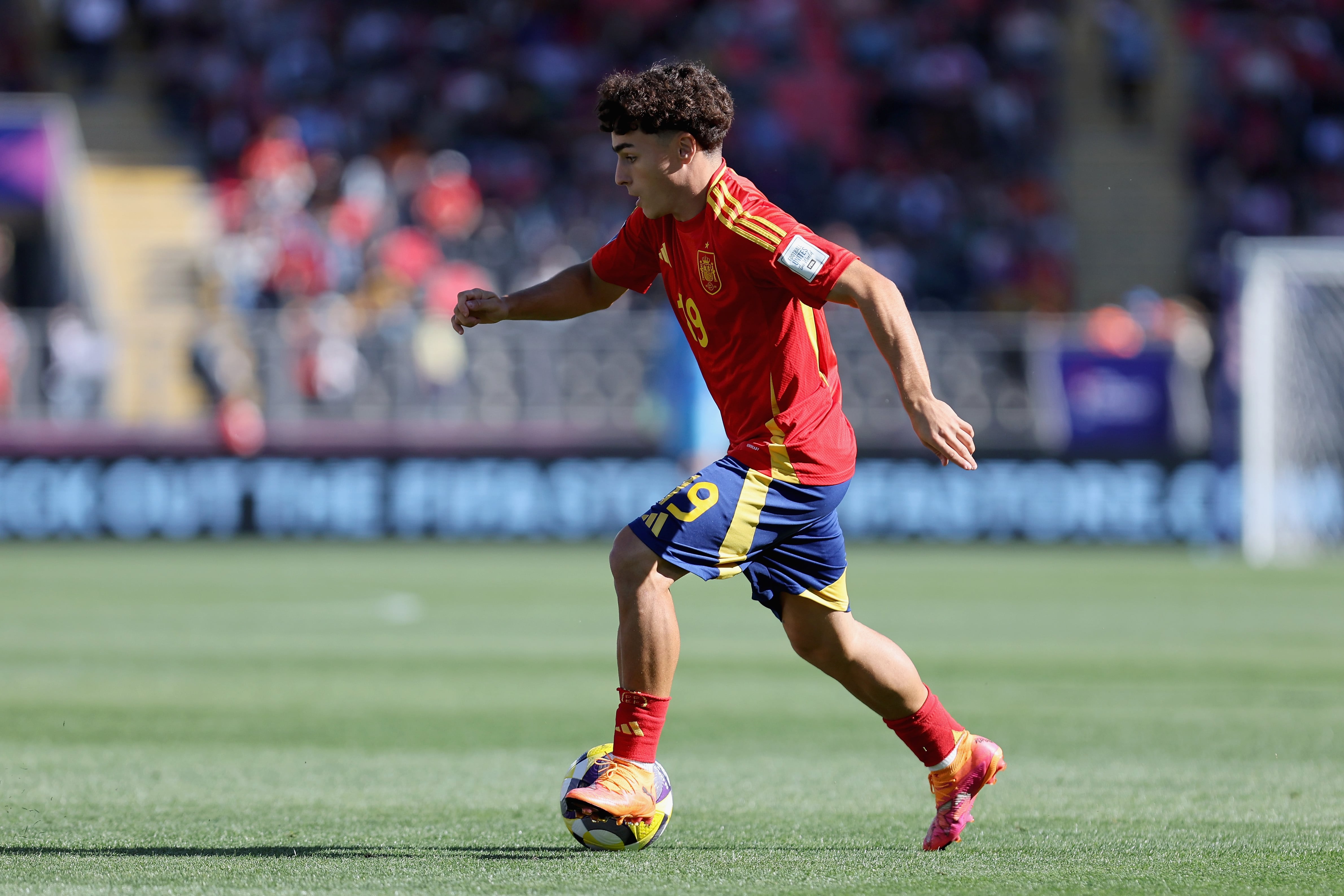 TALCA, CHILE - OCTOBER 11: Jan Virgili of Spain controls the ball during the FIFA U-20 World Cup Chile 2025 quarter-final match between Spain and Colombia at Estadio Fiscal on October 11, 2025 in Talca, Chile. (Photo by Ricardo Moreira - FIFA/FIFA via Getty Images)