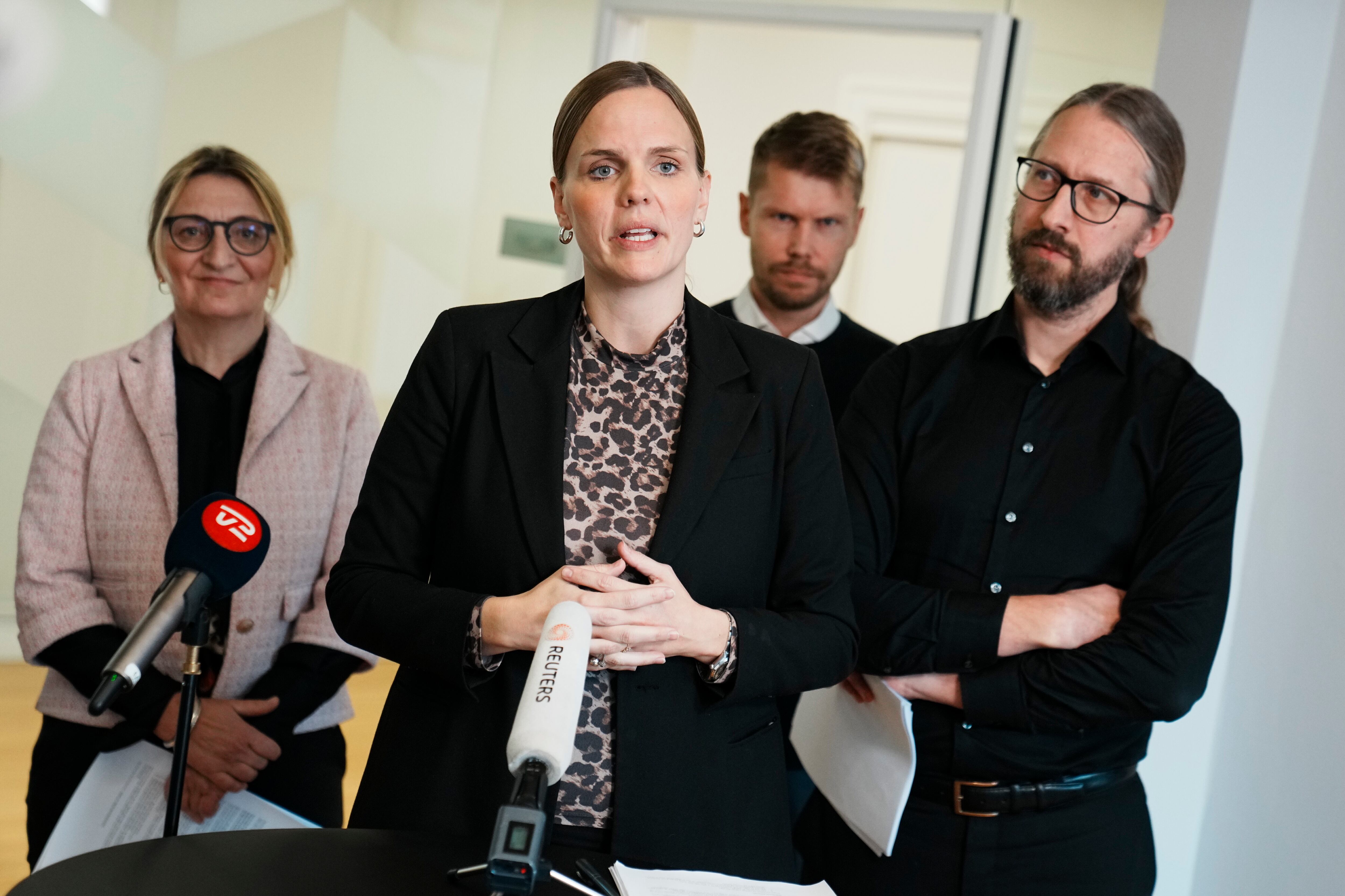 Caroline Stage, ministra de digitalización de Dinamarca, en una rueda de prensa
