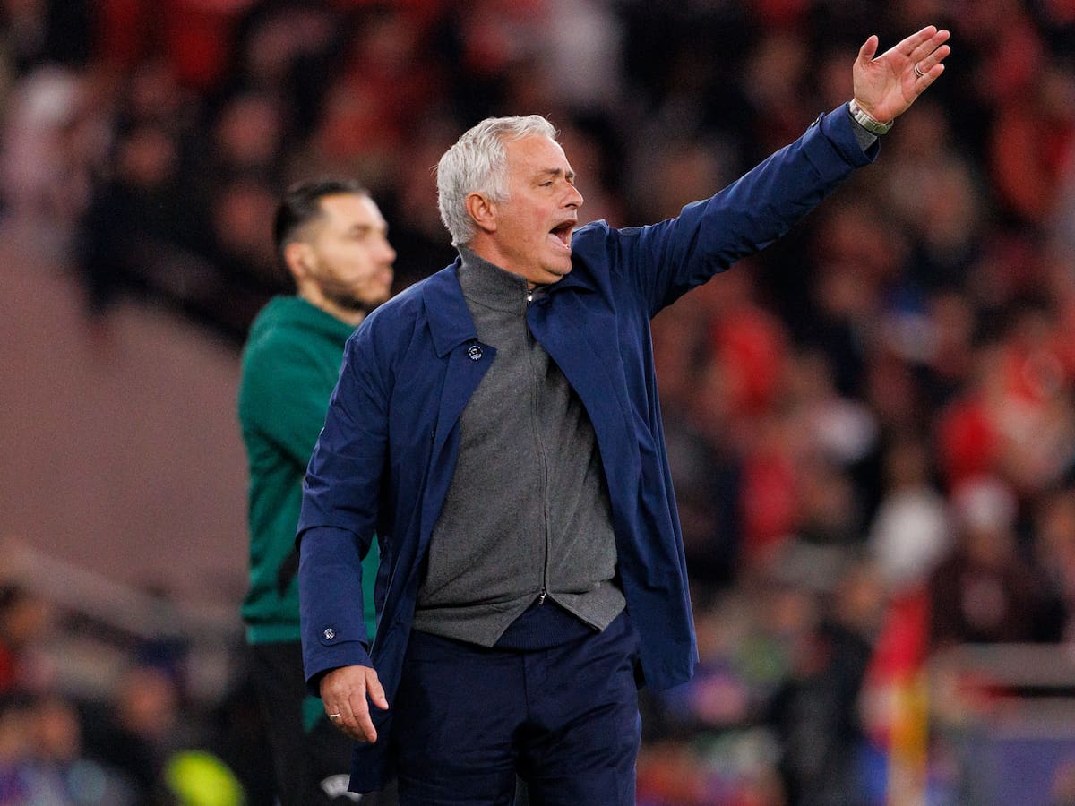 Mourinho deja 'colgado' al Real Madrid y no ocupa su cabina para seguir el partido desde el Bernabéu