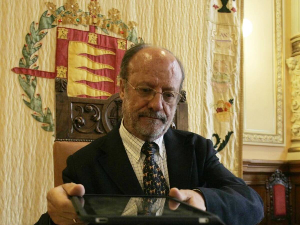 León de la Riva anuncia resultados de sus criticados viajes a India, China y Marruecos